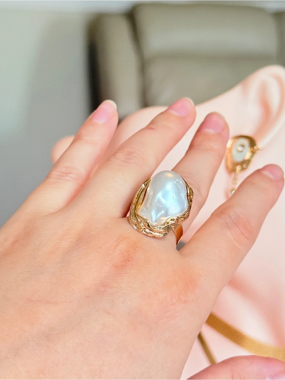 Gold Pearl Statement Ring - Picture 5 of 12